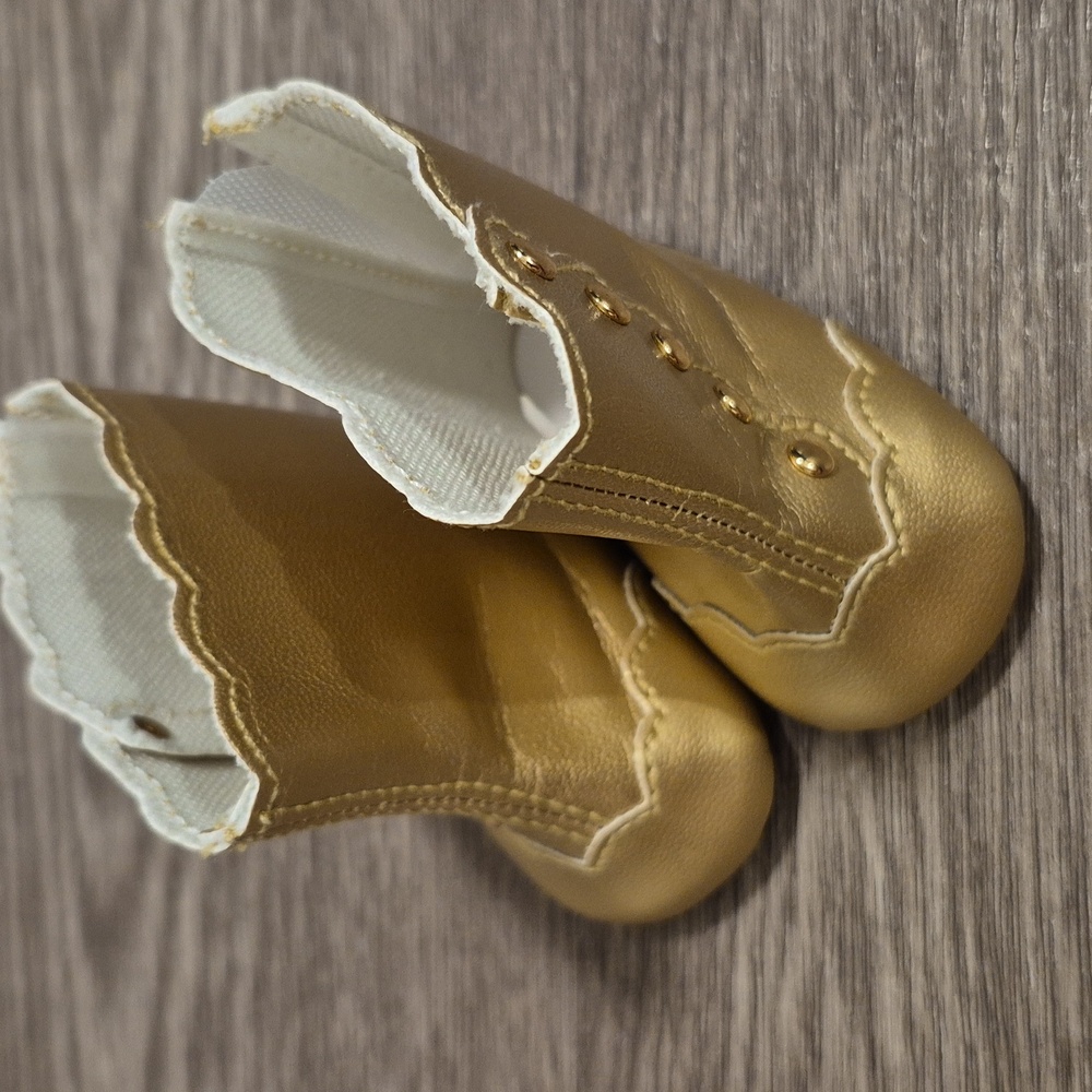 RETIRED American Girl Marie-Grace Doll, Party Outfit, Fancy Coat, & Boots - Picture 11 of 16